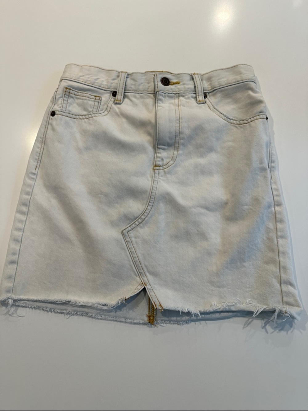 Lucky Brand Light Wash Denim Mini Skirt Raw Hem Frayed‎ 00/24